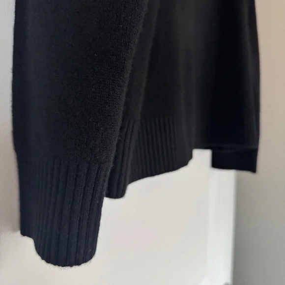 NWOT! | QUINCE Women's Mongolian Cashmere Oversized Crewneck Sweater Black Small - Picture 6 of 11